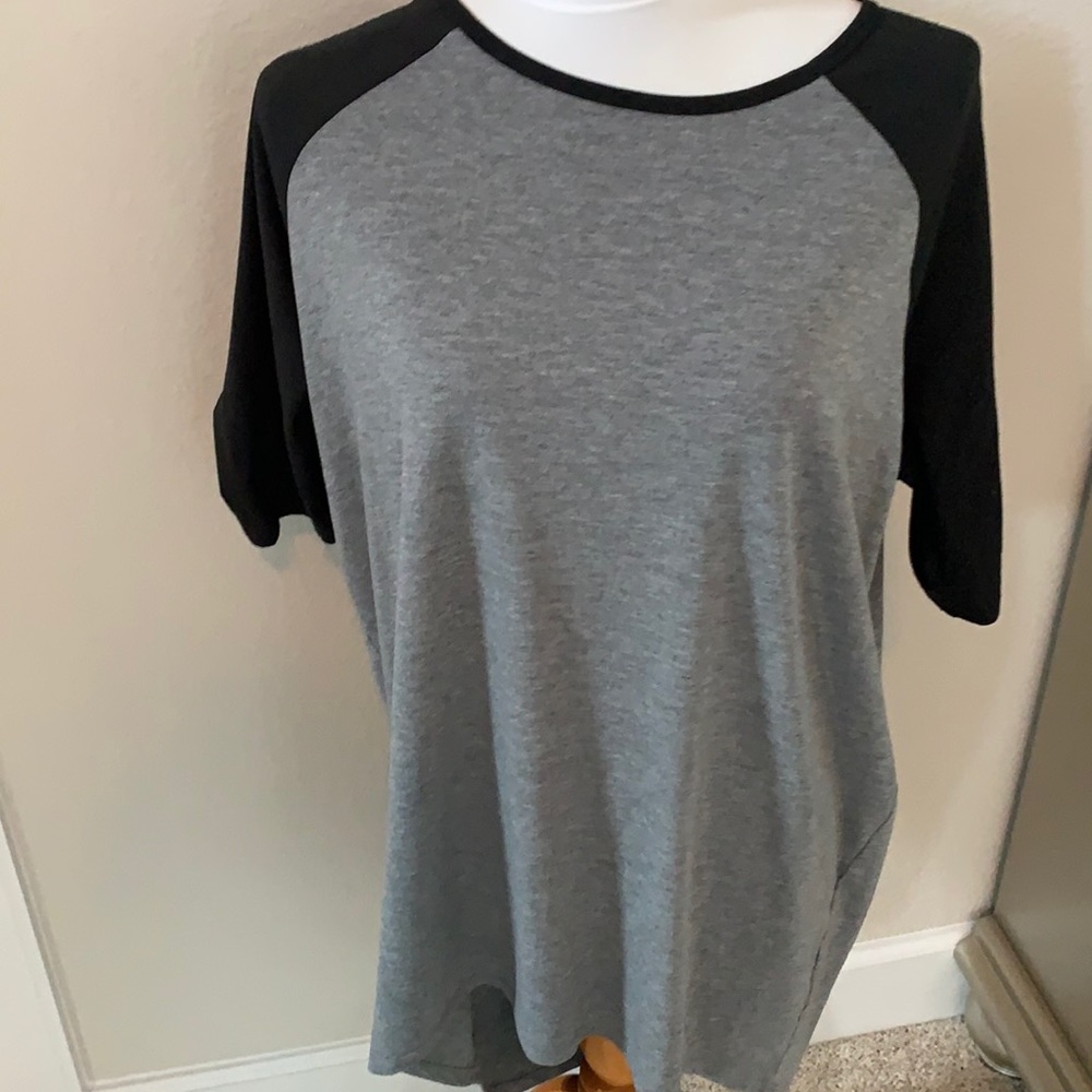 Lularoe small baseball tee